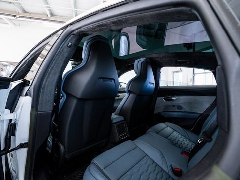 Used 2024 Audi e-tron GT Prestige image 57