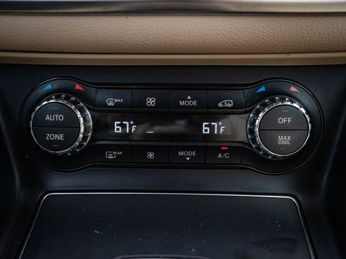 Used 2019 Mercedes-Benz CLA 250 4MATIC image 34