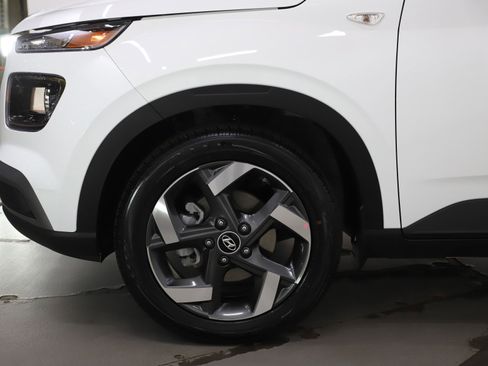 Certified 2026 Hyundai Venue SEL image 28