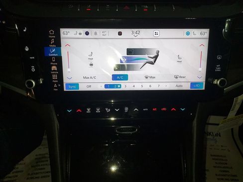 New 2026 Jeep Grand Cherokee Altitude AWD/4WD image 25