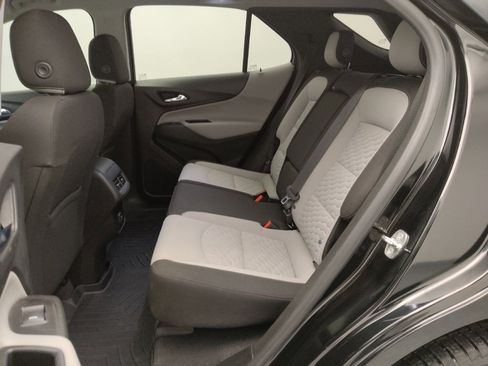 Used 2020 Chevrolet Equinox LS image 18