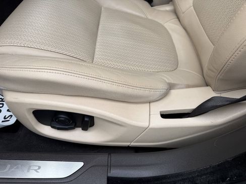 Used 2016 Jaguar XF Prestige RWD image 19
