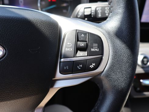 Used 2022 Ford Explorer XLT w/ Equipment Group 202A image 20