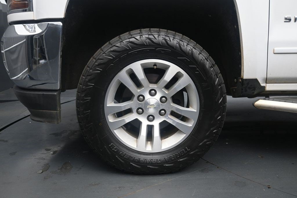 Used 2018 Chevrolet Silverado 1500 LT w/ All Star Edition AWD/4WD image 10