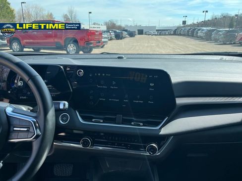 Used 2025 Chevrolet Equinox LT image 24