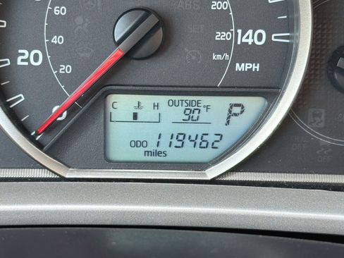 Used 2015 Toyota RAV4 XLE image 28