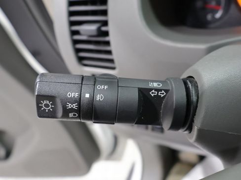 Used 2015 Nissan Frontier SV w/ SV Value Truck Package AWD/4WD image 33