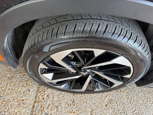 Used 2023 Mitsubishi Outlander SE image 3