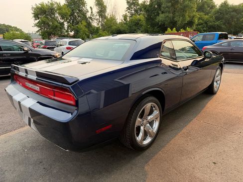 Used 2014 Dodge Challenger SXT w/ Super Sport Group (SS/T) RWD image 4