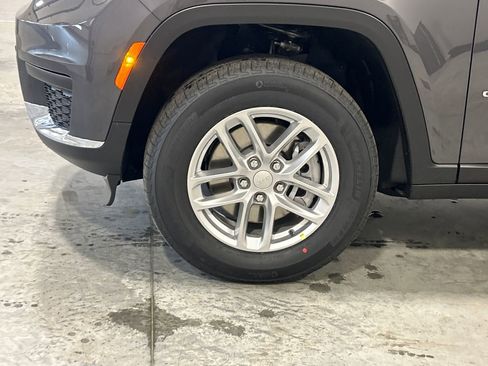 New 2026 Jeep Grand Cherokee L Laredo image 11
