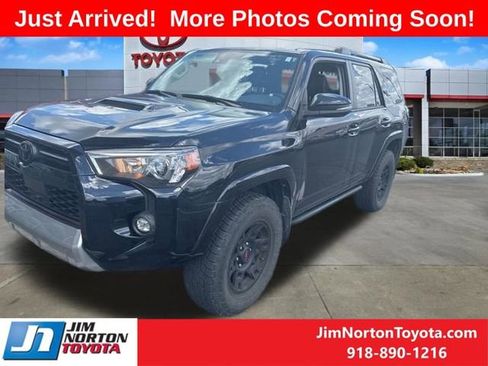 Used 2023 Toyota 4Runner TRD Off-Road Premium w/ Moonroof Package AWD/4WD image 3