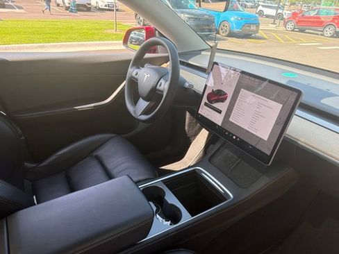 Used 2021 Tesla Model Y Long Range AWD/4WD image 11