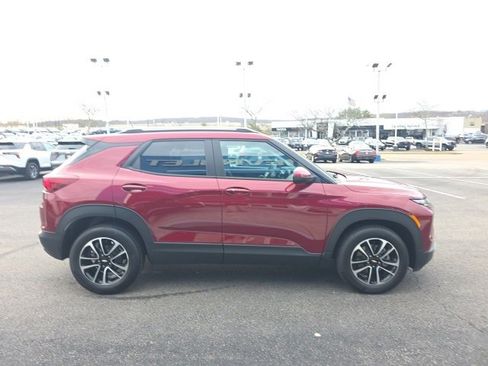 New 2025 Chevrolet TrailBlazer LT w/ Driver Confidence Package image 4