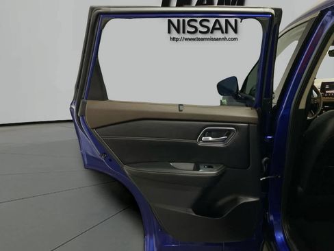 Used 2021 Nissan Rogue SV w/ Premium Package image 23