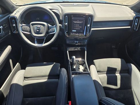 Used 2023 Volvo XC40 Recharge Ultimate AWD/4WD image 16