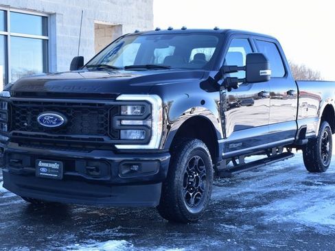 Used 2023 Ford F250 XLT w/ XLT Premium Package image 9