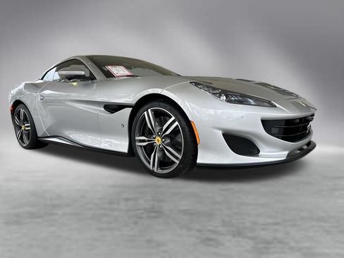 Used 2019 Ferrari Portofino RWD image 4