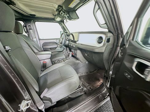 Used 2024 Jeep Wrangler Willys image 29