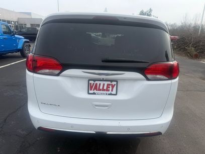 Used 2018 Chrysler Pacifica Touring-L