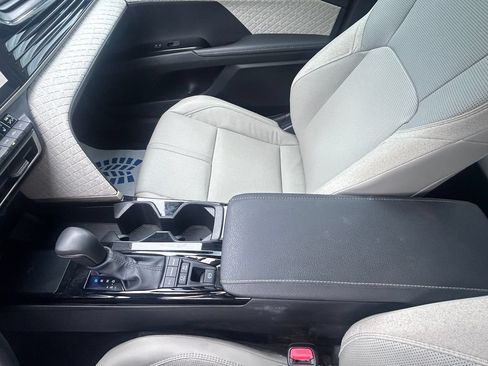 Used 2025 Toyota Camry XLE FWD image 34