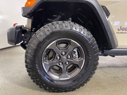 Used 2020 Jeep Gladiator Rubicon AWD/4WD image 11