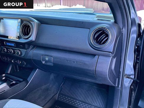 Used 2021 Toyota Tacoma TRD Sport image 19