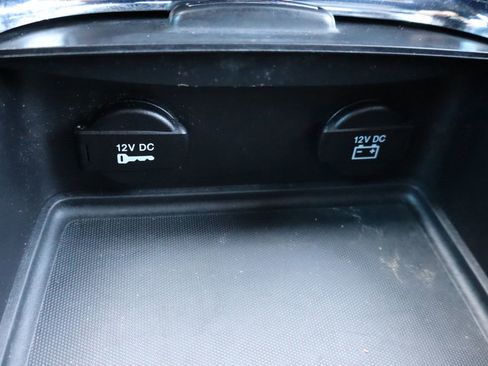 Used 2015 Chrysler Town & Country S w/ Driver Convenience Group FWD image 16
