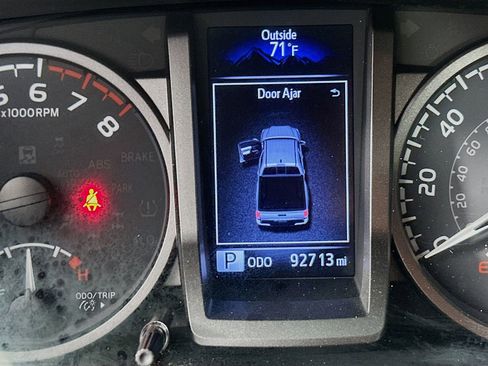 Used 2020 Toyota Tacoma TRD Sport w/ Technology Package AWD/4WD image 12