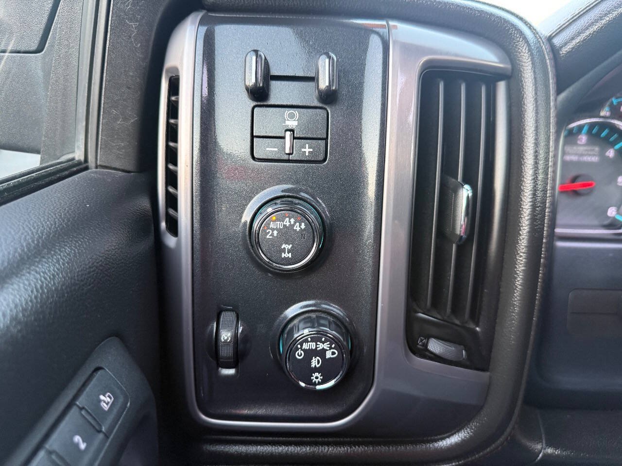 Used 2018 GMC Sierra 1500 SLT w/ All Terrain X Package AWD/4WD image 20