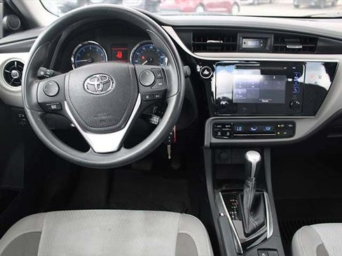 Used 2017 Toyota Corolla LE FWD image 10