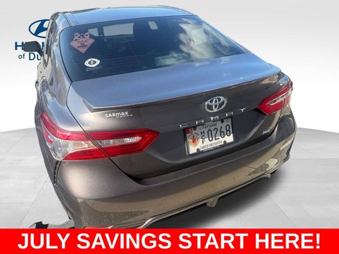 Used 2018 Toyota Camry SE FWD image 3