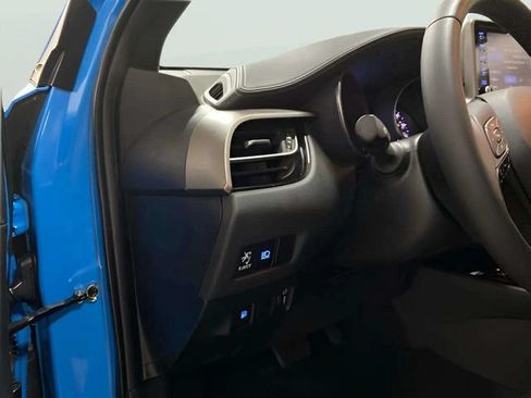 Used 2019 Toyota C-HR XLE FWD image 28