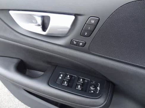 Used 2024 Volvo S60 B5 Plus image 16