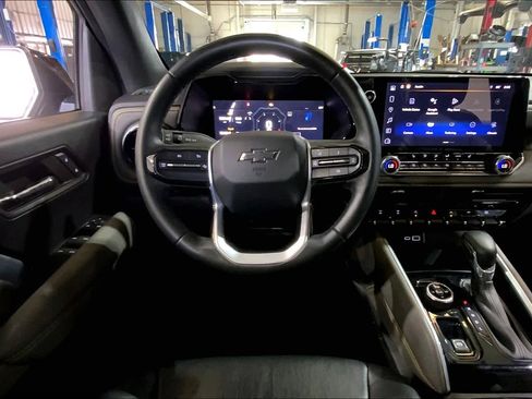 Used 2024 Chevrolet Colorado ZR2 w/ ZR2 Bison Edition image 3