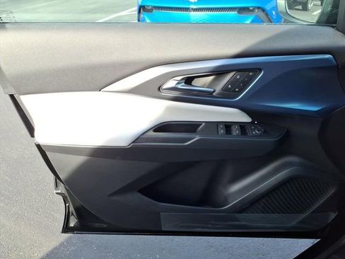 New 2026 Chevrolet Equinox EV LT image 10