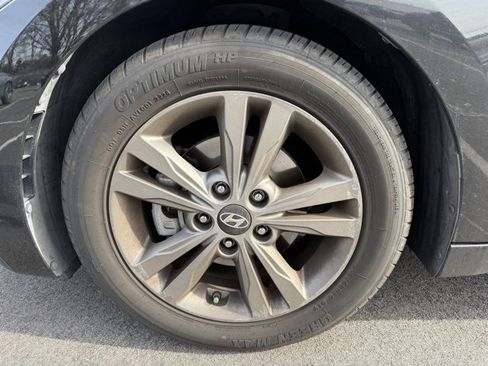 Used 2018 Hyundai Elantra SEL image 13