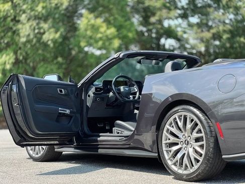 Used 2024 Ford Mustang Premium RWD image 21