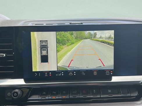 Used 2024 Chevrolet Silverado 1500 High Country w/ Technology Package image 18