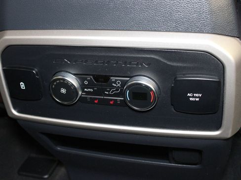 Used 2024 Ford Expedition Limited AWD/4WD image 17