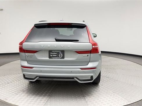 Certified 2025 Volvo XC60 B5 Plus image 3