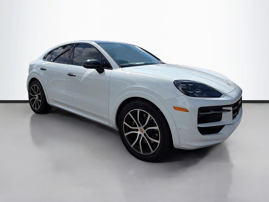 Used 2024 Porsche Cayenne Coupe AWD/4WD image 2