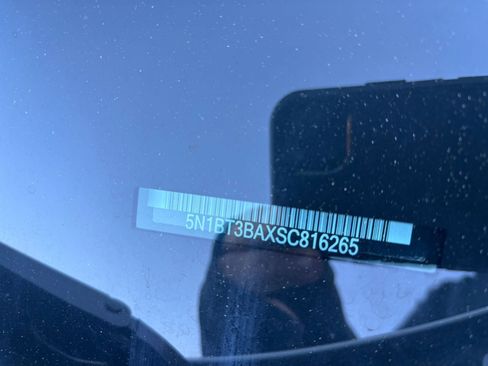 Used 2025 Nissan Rogue SV image 10