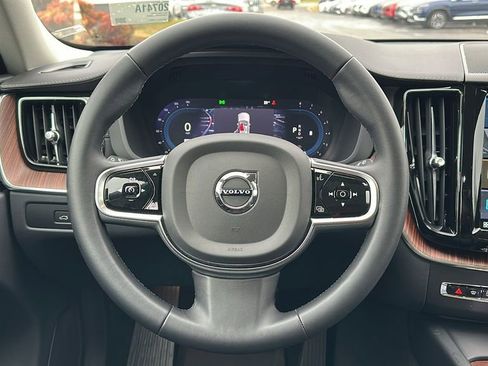 Used 2023 Volvo XC60 B6 Ultimate w/ Climate Package image 12