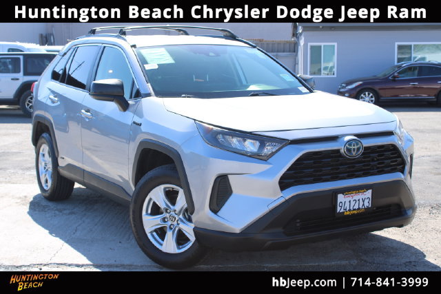 Used 2020 Toyota RAV4 LE w/ Carpet Mat Package AWD/4WD image 1