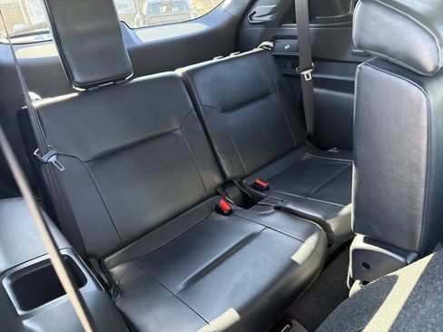 Used 2025 Mitsubishi Outlander SE image 16