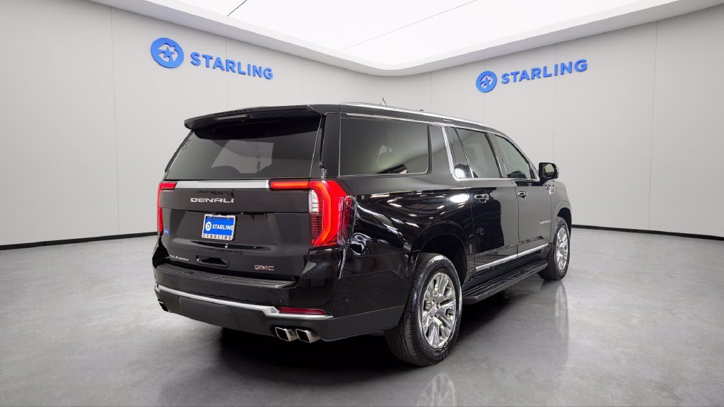 Used 2025 GMC Yukon XL Denali AWD/4WD image 8