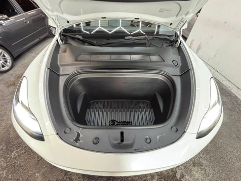 Used 2022 Tesla Model Y Long Range AWD/4WD image 22