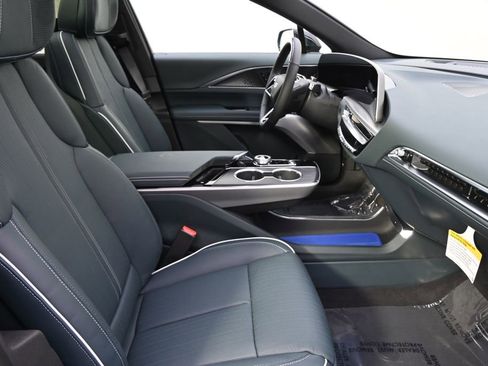 New 2025 Cadillac Lyriq Luxury w/ Nappa Leather Package image 16