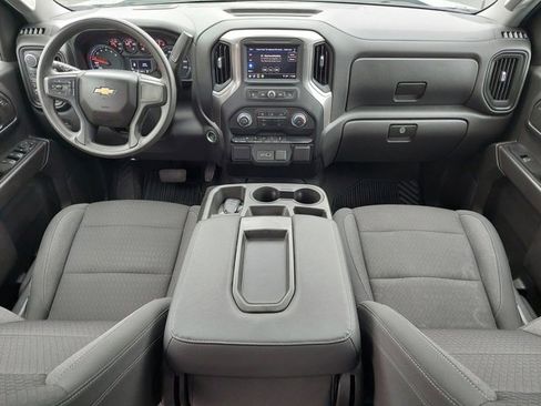 Used 2022 Chevrolet Silverado 1500 Custom image 3