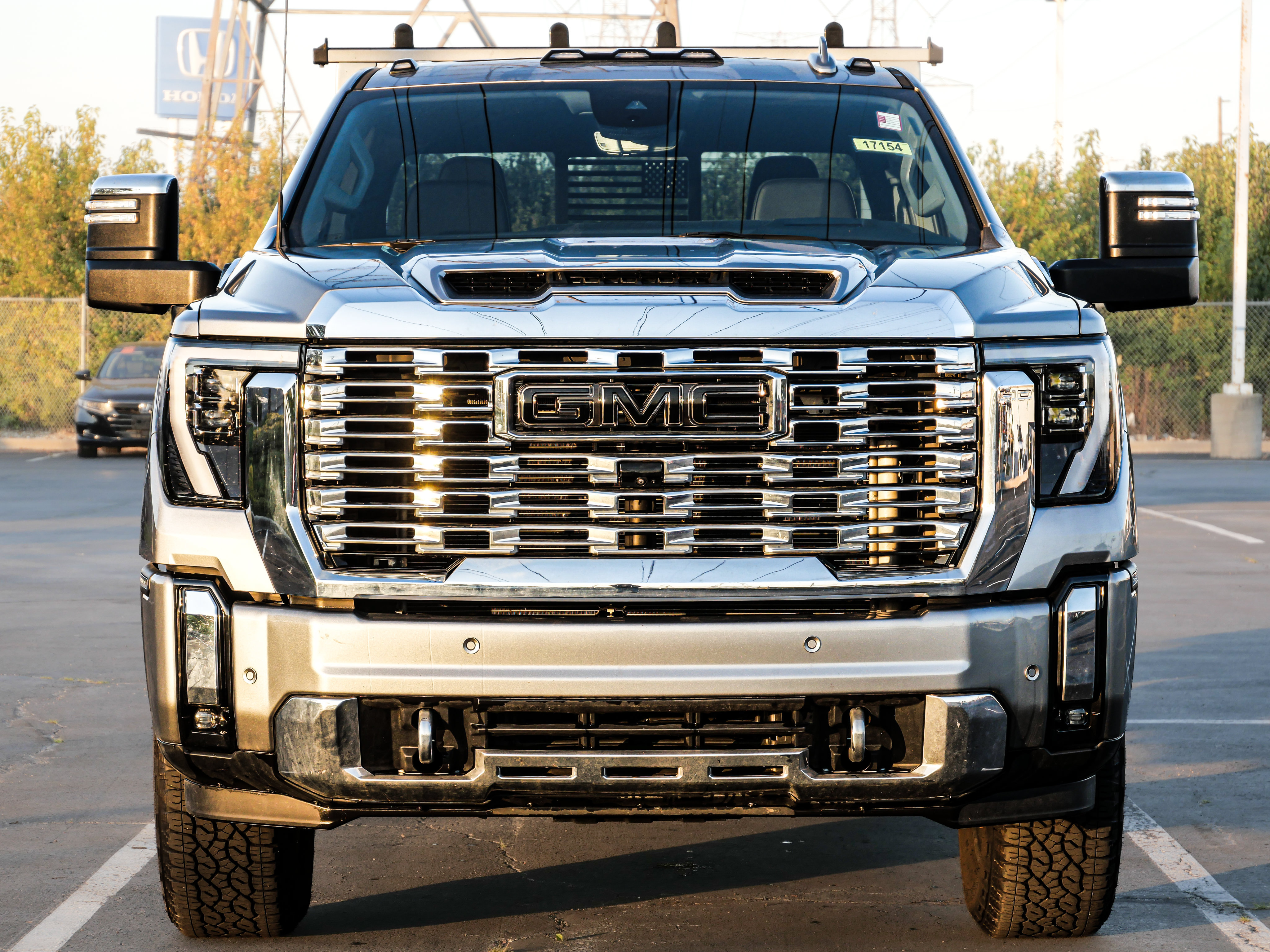 Used 2025 GMC Sierra 2500 Denali w/ Denali Reserve Package AWD/4WD image 2